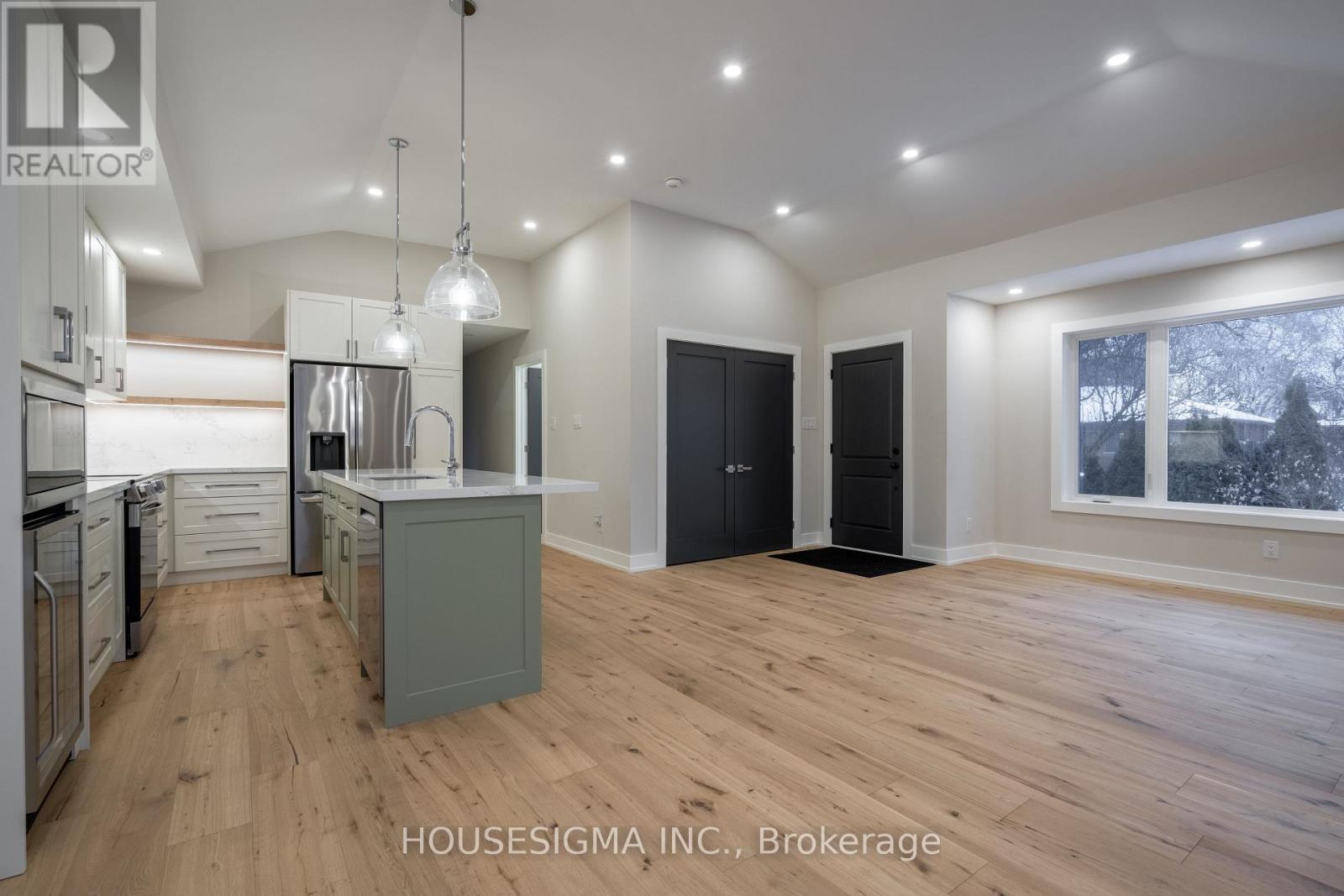 Upper - 15 Mission Drive, Toronto, Ontario  M3A 2P1 - Photo 8 - C12728388