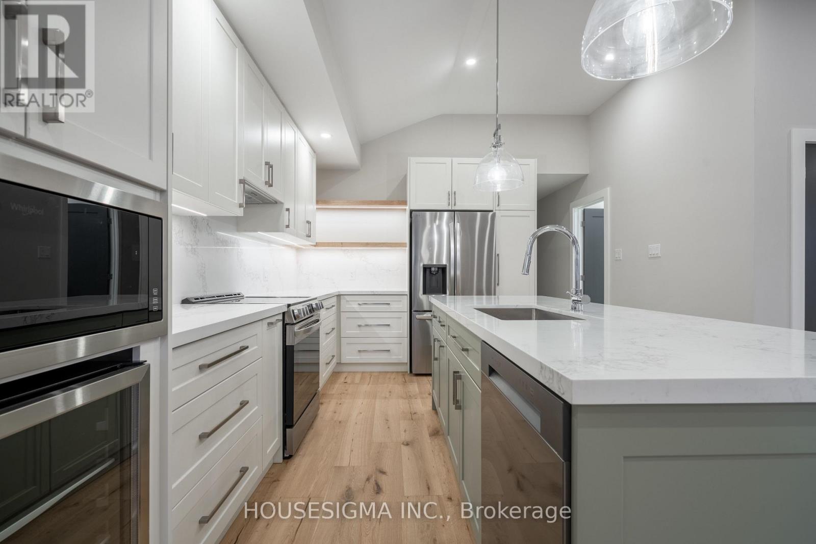 Upper - 15 Mission Drive, Toronto, Ontario  M3A 2P1 - Photo 9 - C12728388