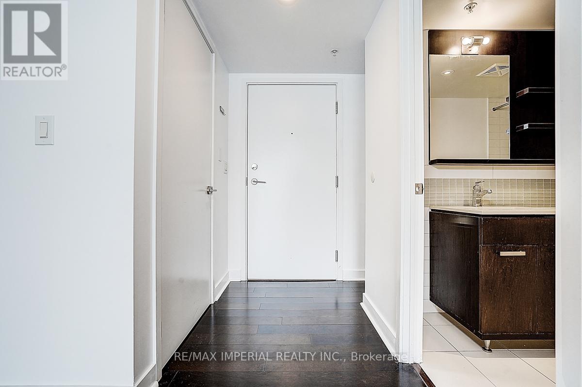 1503 - 295 Adelaide Street W, Toronto, Ontario  M5V 0L4 - Photo 8 - C12728392