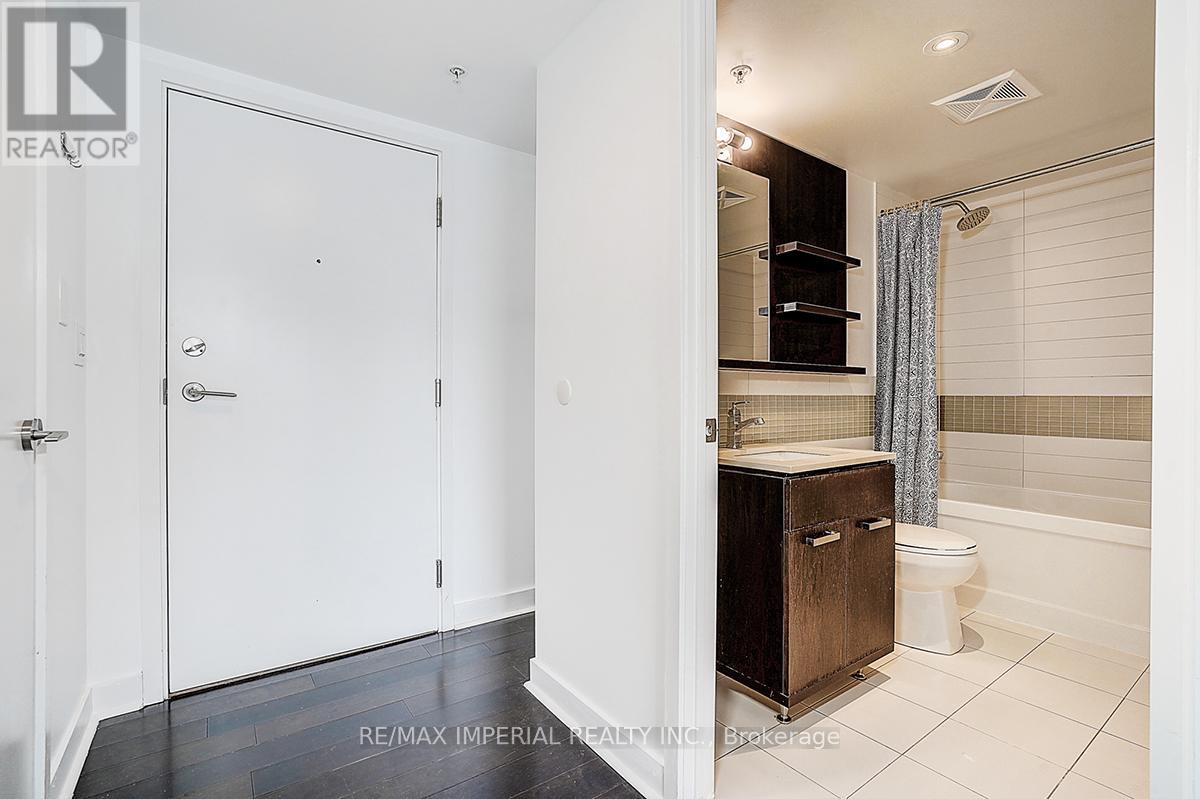 1503 - 295 Adelaide Street W, Toronto, Ontario  M5V 0L4 - Photo 9 - C12728392