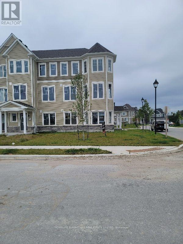 189 Village Gate Drive, Wasaga Beach, Ontario  L9Z 0K2 - Photo 3 - S12728364