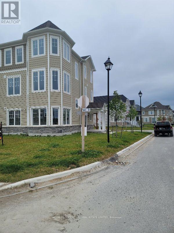 189 Village Gate Drive, Wasaga Beach, Ontario  L9Z 0K2 - Photo 4 - S12728364