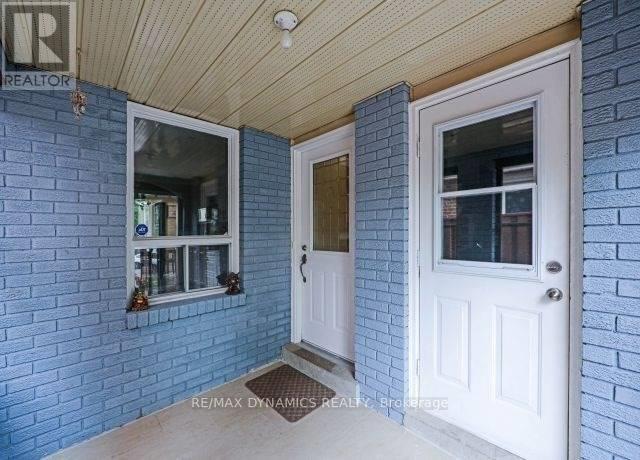 7 Slater Circle, Brampton, Ontario  L6X 2S7 - Photo 2 - W12728370