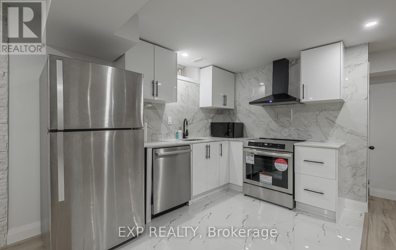 228 Greti Drive, Hamilton, Ontario  L9B 0H5 - Photo 40 - X12728372