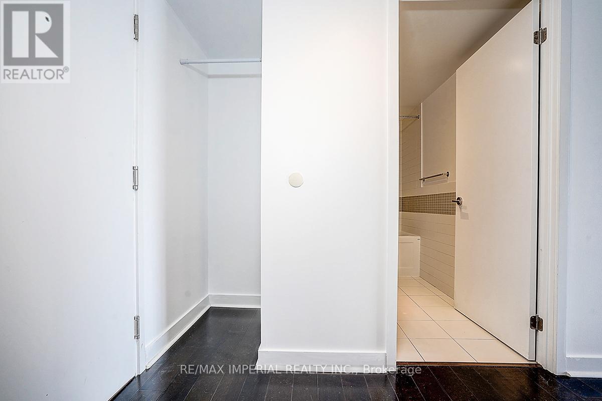 1503 - 295 Adelaide Street W, Toronto, Ontario  M5V 0L4 - Photo 10 - C12728392