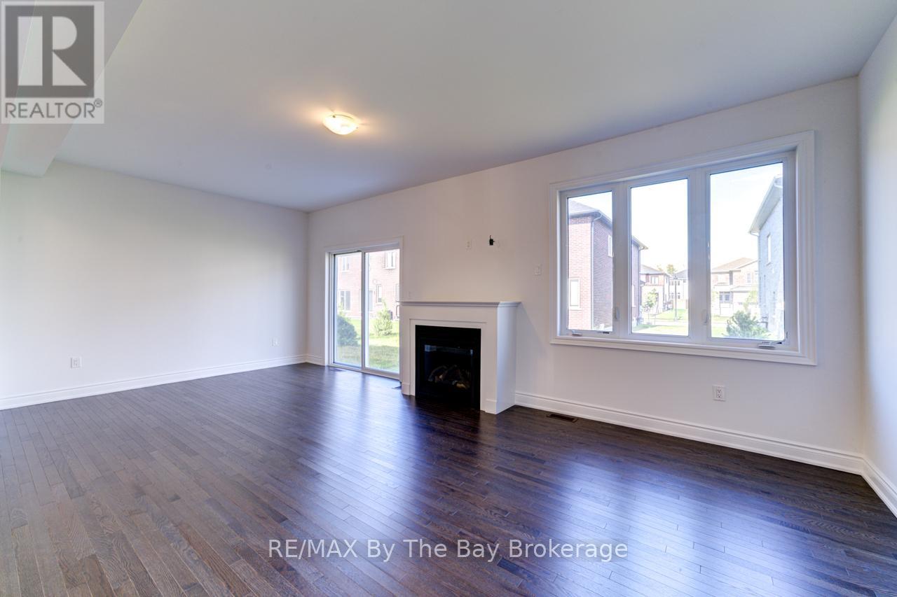 21 Lisa Street, Wasaga Beach, Ontario  L9Z 1J9 - Photo 18 - S12728424