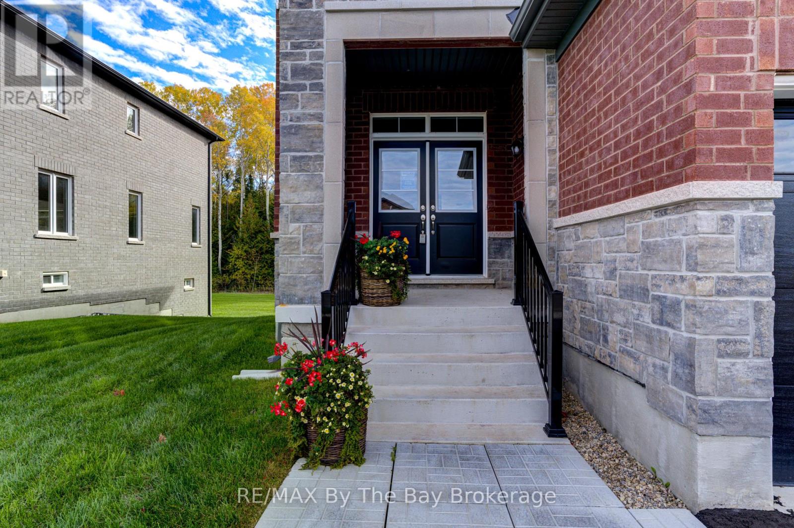 5 Misty Ridge Road, Wasaga Beach, Ontario  L9Z 0R8 - Photo 3 - S12728430