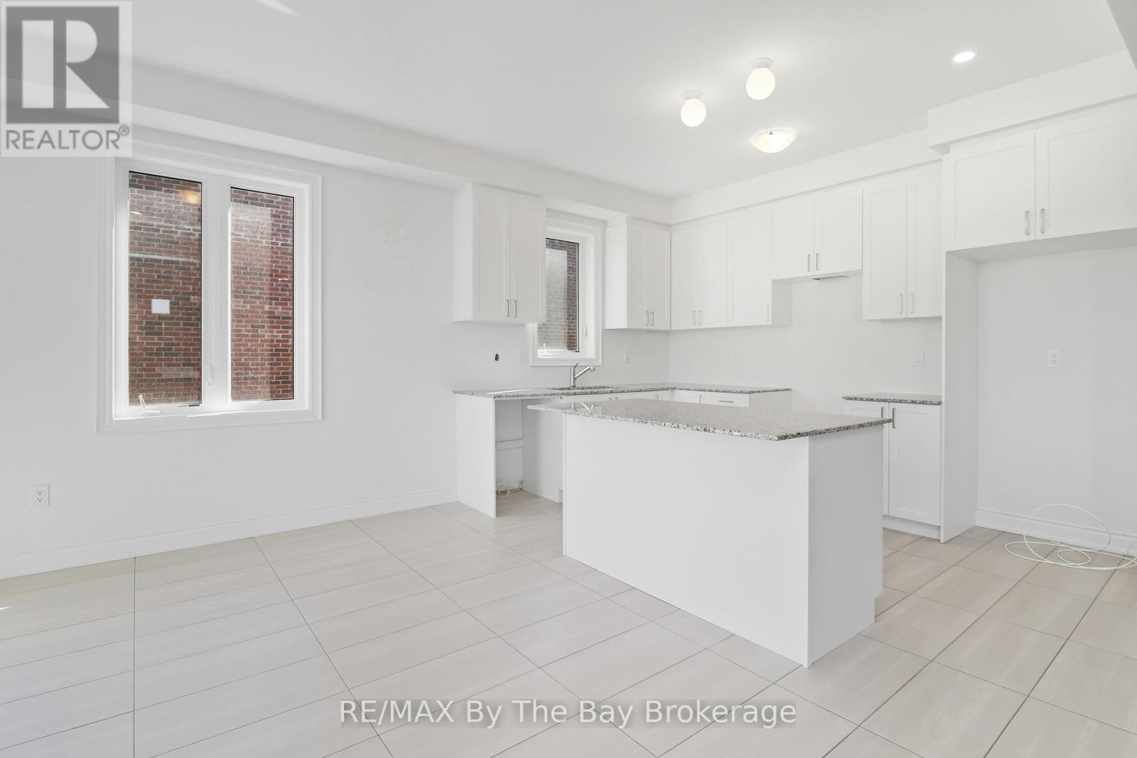 59 Amber Drive, Wasaga Beach, Ontario  L9Z 0R8 - Photo 15 - S12447317