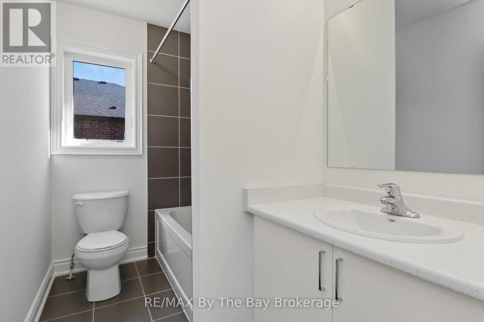 59 Amber Drive, Wasaga Beach, Ontario  L9Z 0R8 - Photo 27 - S12447317