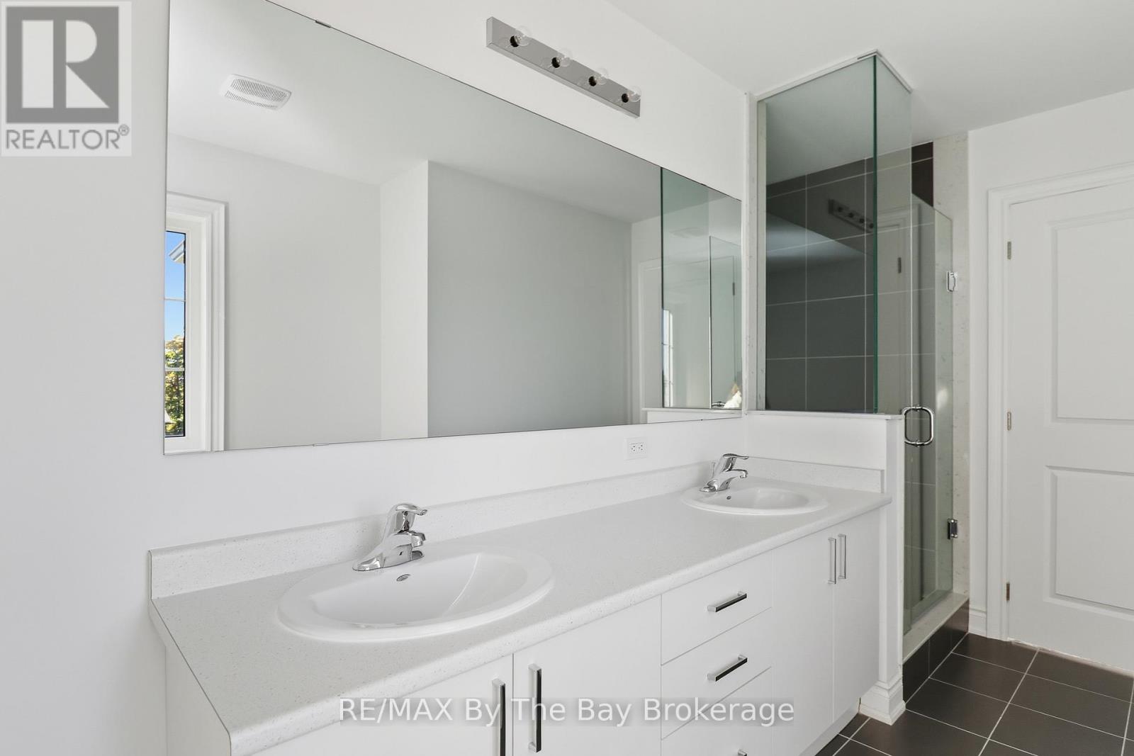 59 Amber Drive, Wasaga Beach, Ontario  L9Z 0R8 - Photo 32 - S12447317