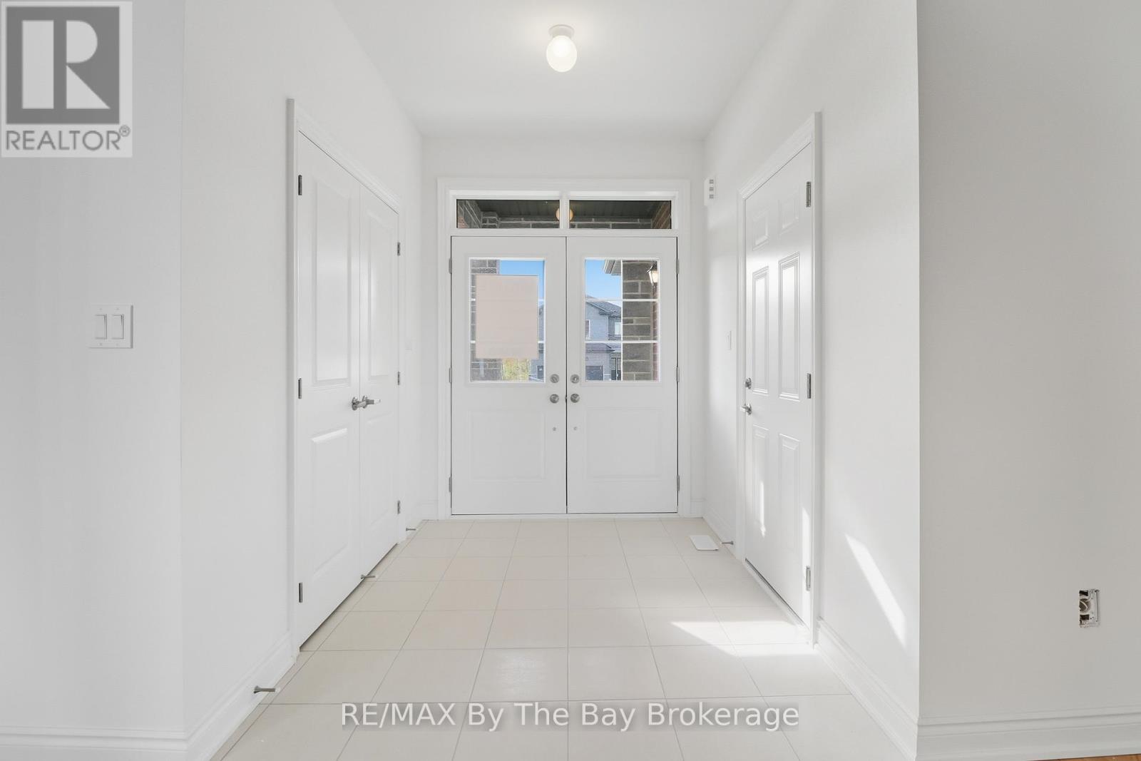 65 Amber Drive, Wasaga Beach, Ontario  L9Z 0R9 - Photo 3 - S12484914