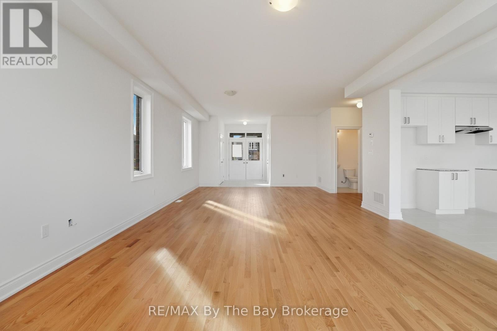 65 Amber Drive, Wasaga Beach, Ontario  L9Z 0R9 - Photo 4 - S12484914