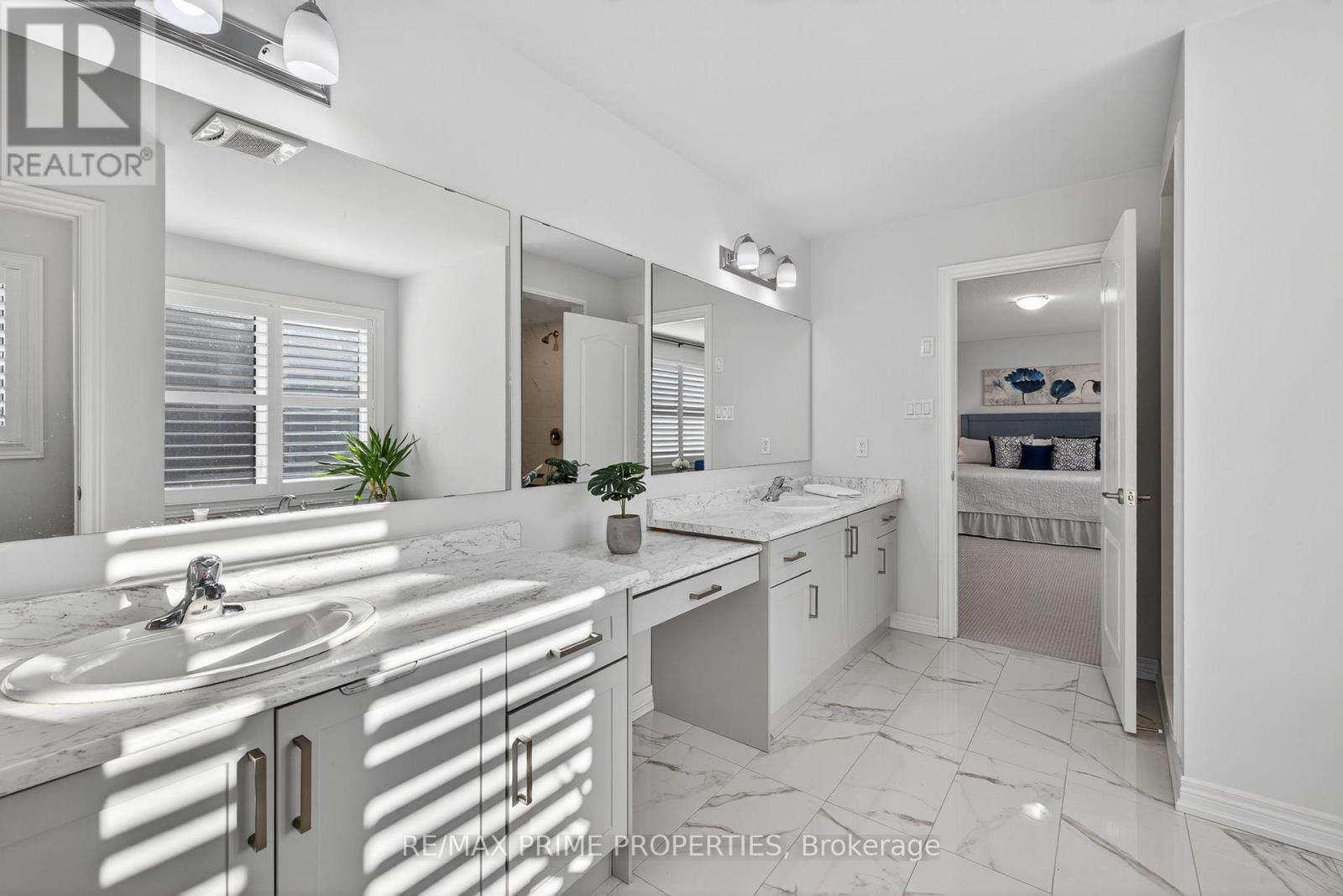 32 Frederick Taylor Way, East Gwillimbury, Ontario  L0G 1M0 - Photo 20 - N12728414