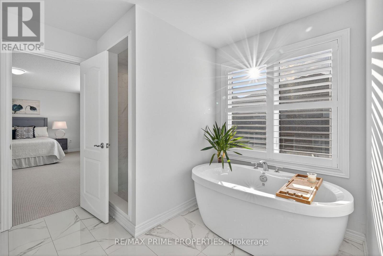 32 Frederick Taylor Way, East Gwillimbury, Ontario  L0G 1M0 - Photo 21 - N12728414