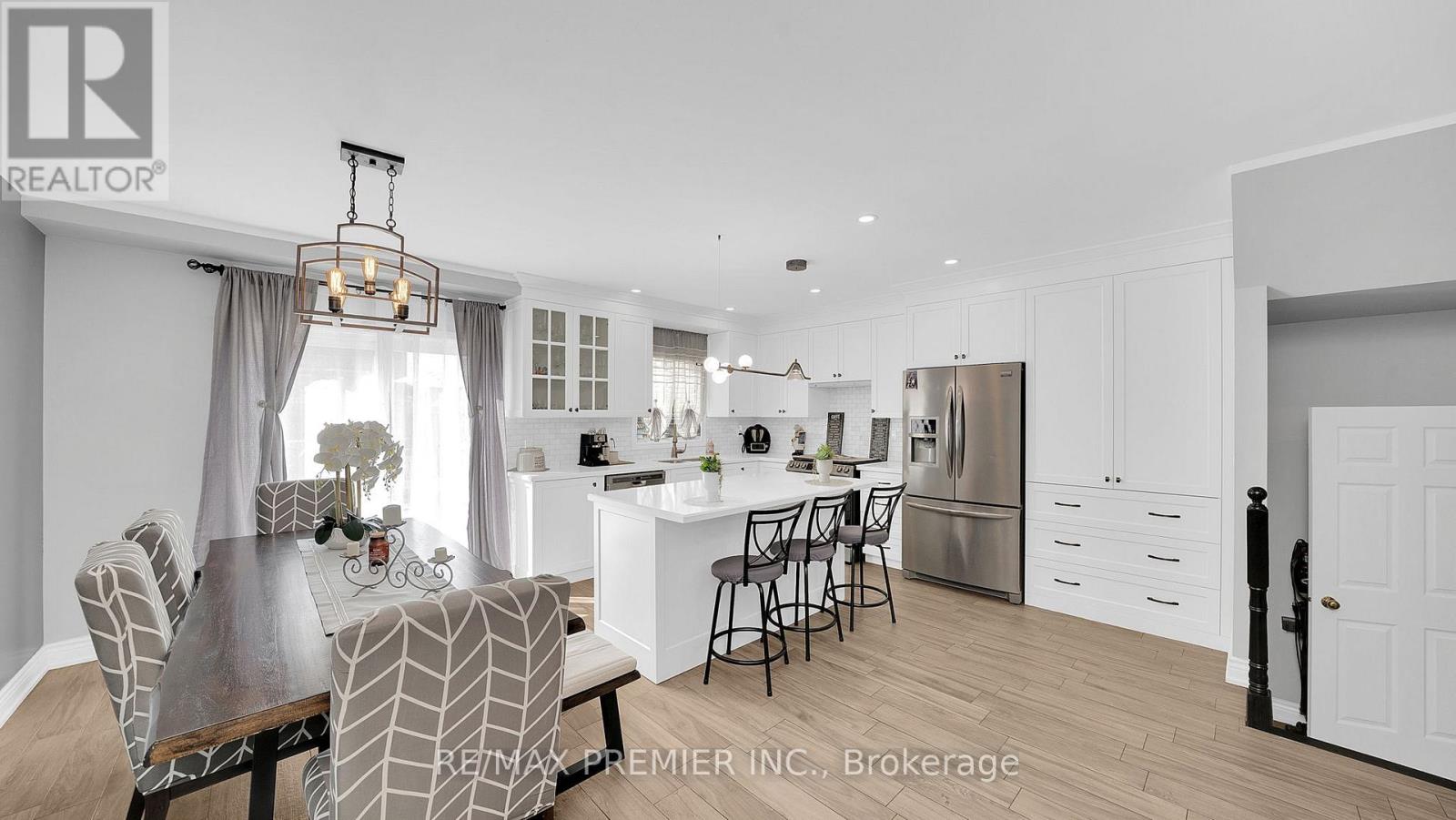 11 Richelieu Court, Caledon, Ontario  L7E 2M3 - Photo 8 - W12728426