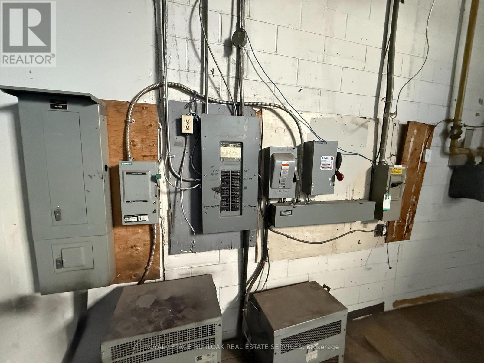 9 - 2450 Finch Avenue W, Toronto, Ontario  M9M 2E9 - Photo 8 - W12728432