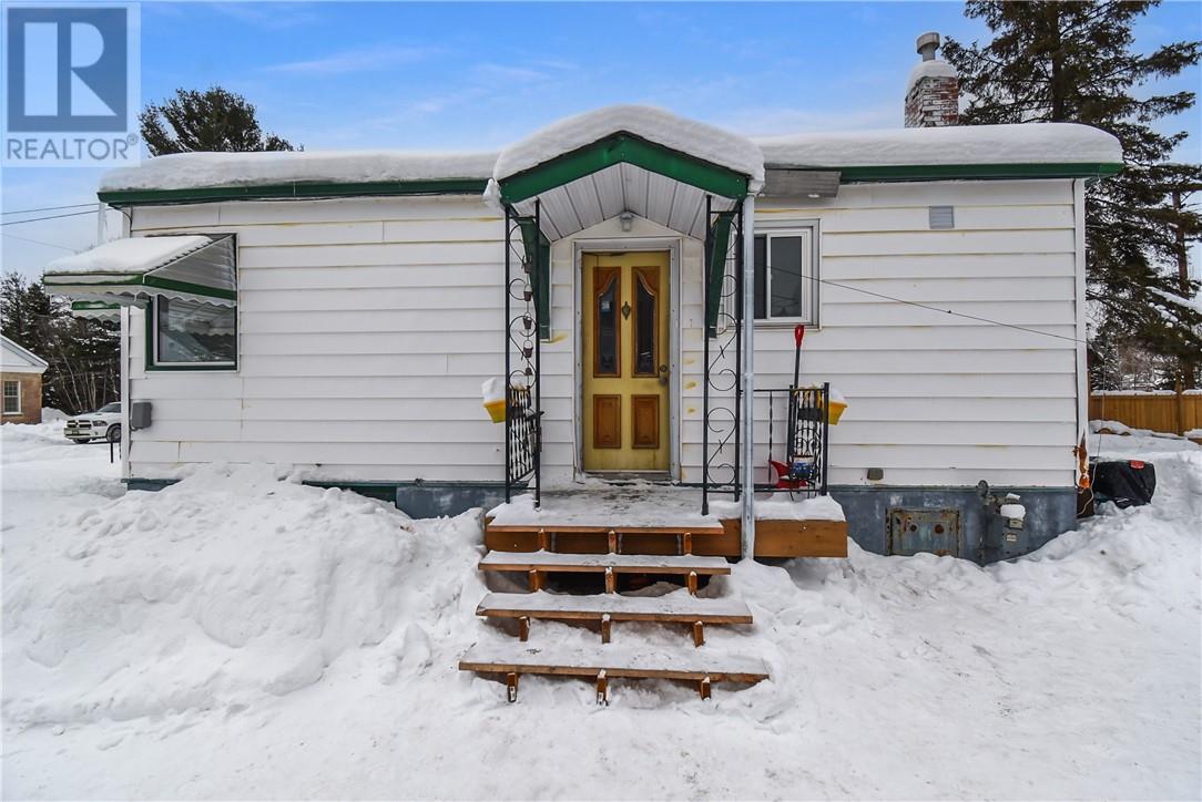 12 Riverview Avenue, Levack, Ontario  P0M 2C0 - Photo 4 - 2126184