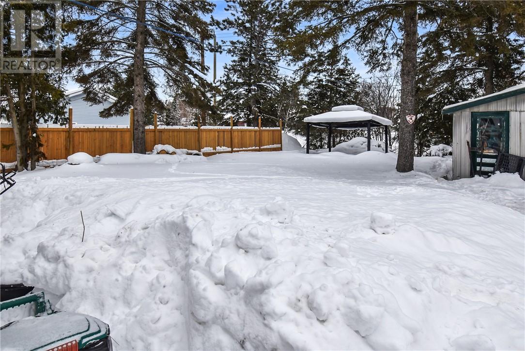 12 Riverview Avenue, Levack, Ontario  P0M 2C0 - Photo 8 - 2126184