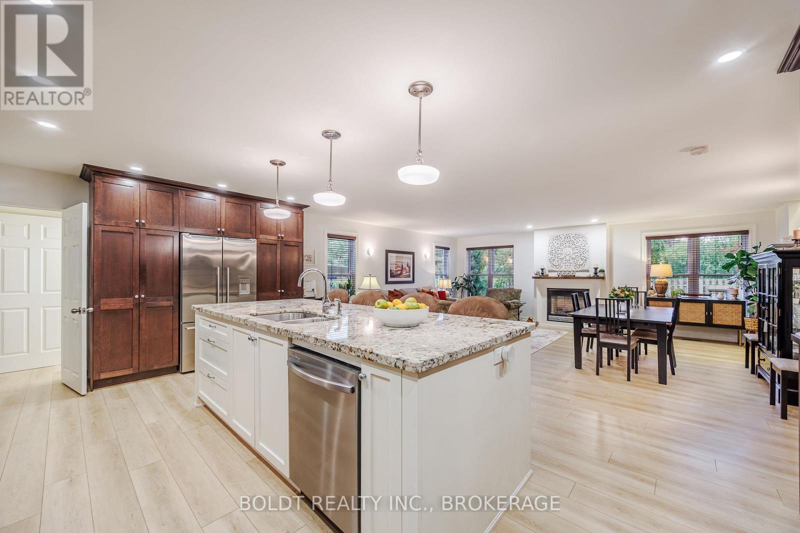 25 NEPTUNE DRIVE, St. Catharines, Ontario