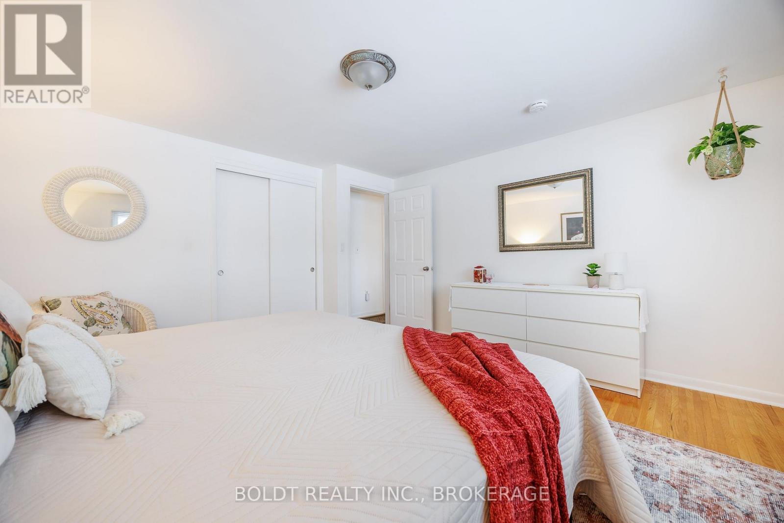 25 Neptune Drive, St. Catharines, Ontario  L2M 2S3 - Photo 24 - X12728438