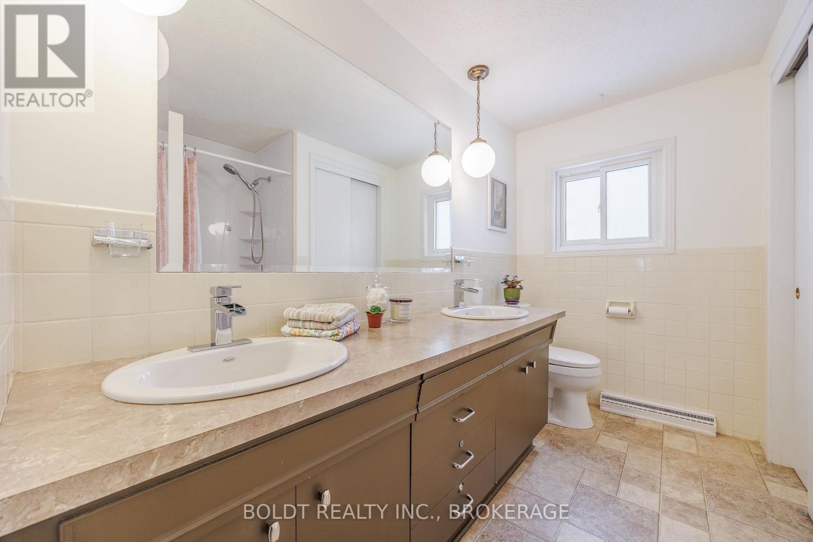 25 Neptune Drive, St. Catharines, Ontario  L2M 2S3 - Photo 28 - X12728438