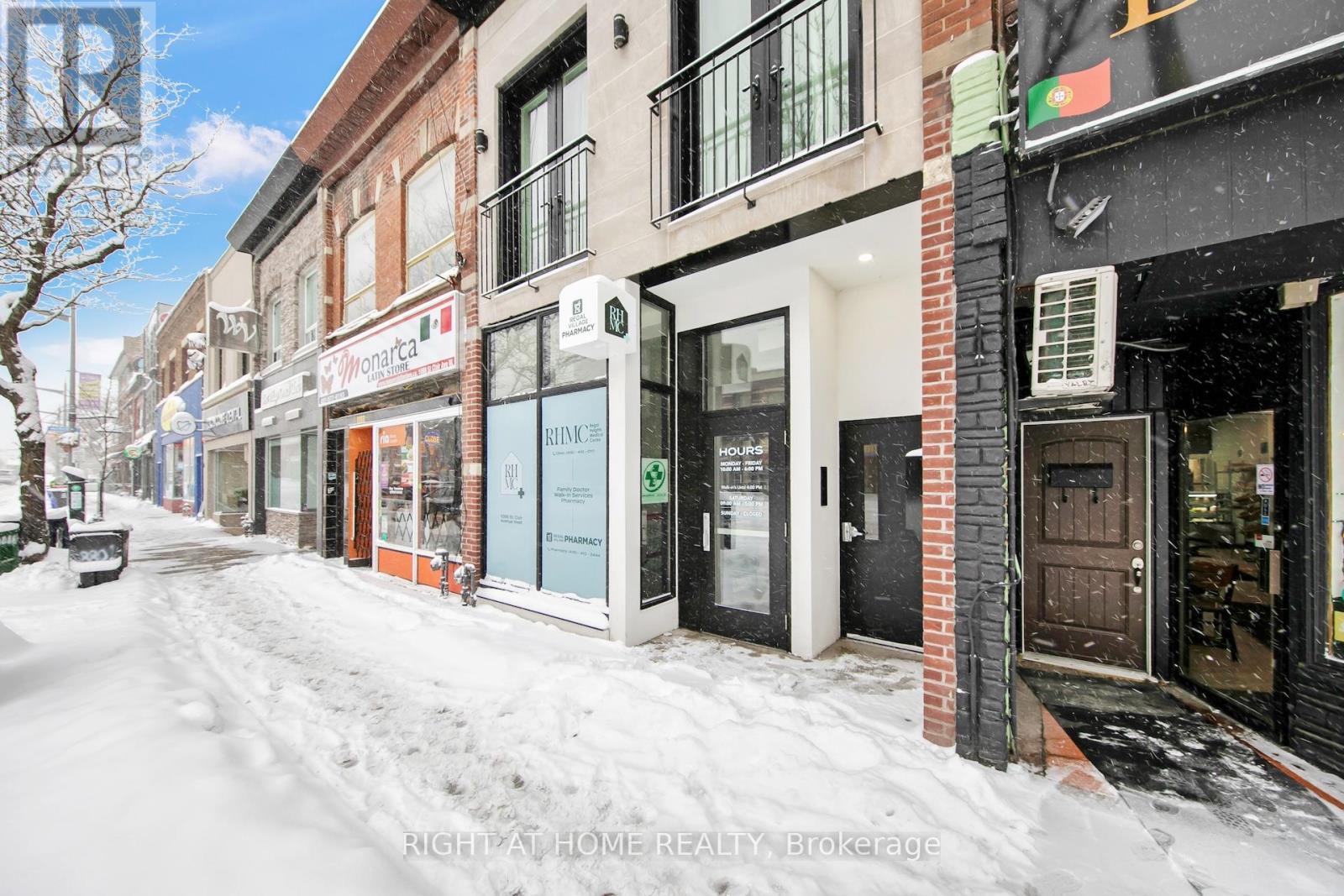 1086 St Clair Avenue W, Toronto, Ontario  M6E 1A7 - Photo 2 - C12728436