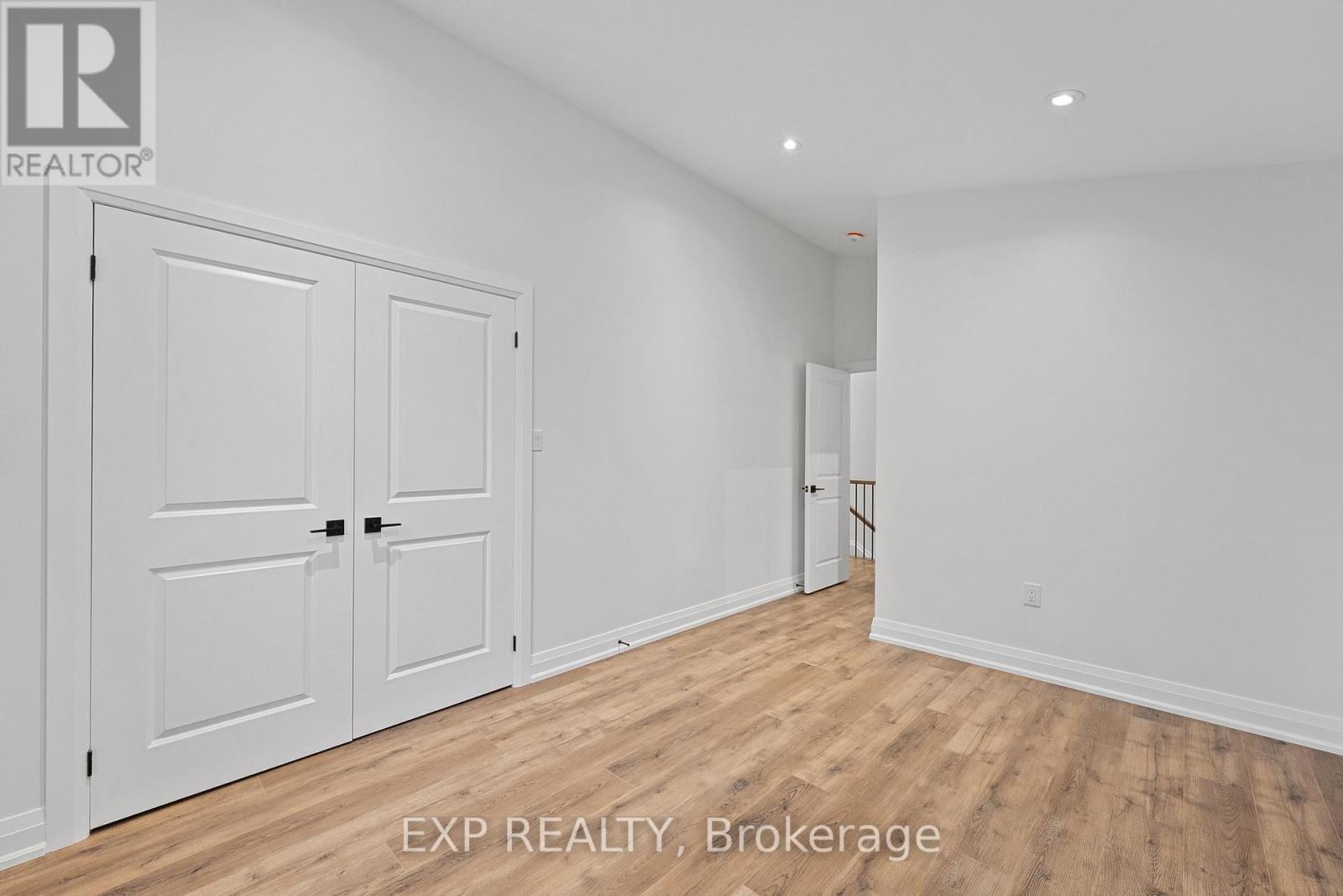 168 Berczy Street, Barrie, Ontario  L4M 3R6 - Photo 23 - S12728452