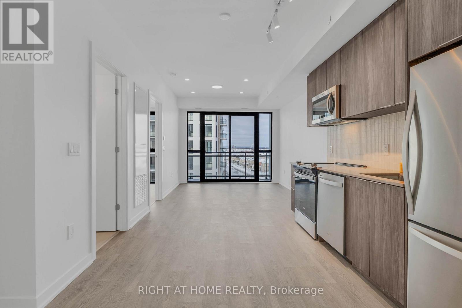 607 - 750 Whitlock Avenue, Milton, Ontario  L9E 1M4 - Photo 1 - W12728450