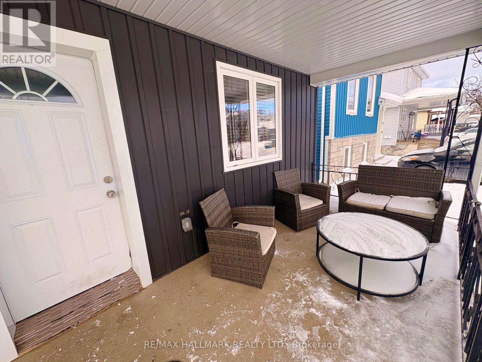 72 Churchill Street, St. Catharines, Ontario  L2S 2P5 - Photo 4 - X12728448