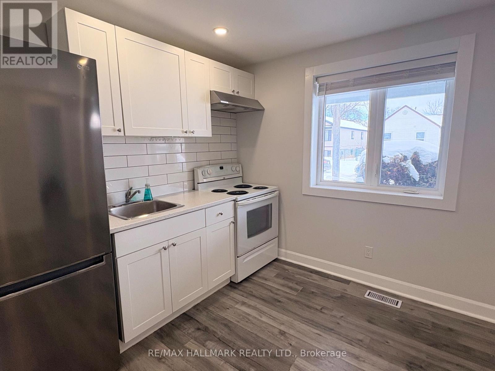 72 Churchill Street, St. Catharines, Ontario  L2S 2P5 - Photo 7 - X12728448