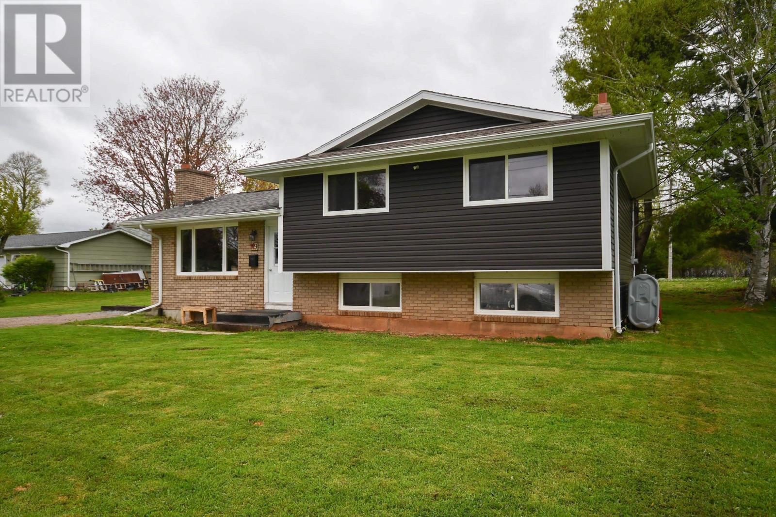 9 Windale Drive, Bible Hill, Nova Scotia  B2N 2X4 - Photo 3 - 202528813