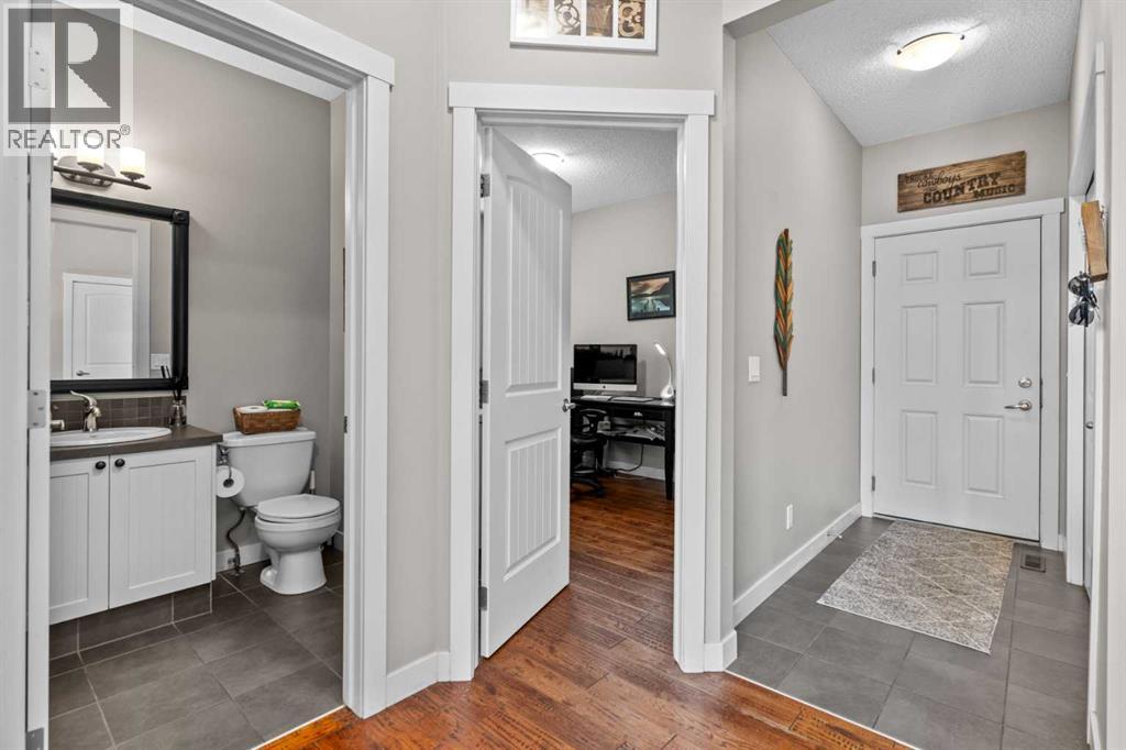 89 Heritage Hill, Cochrane, Alberta  T4C 0L3 - Photo 4 - A2266562