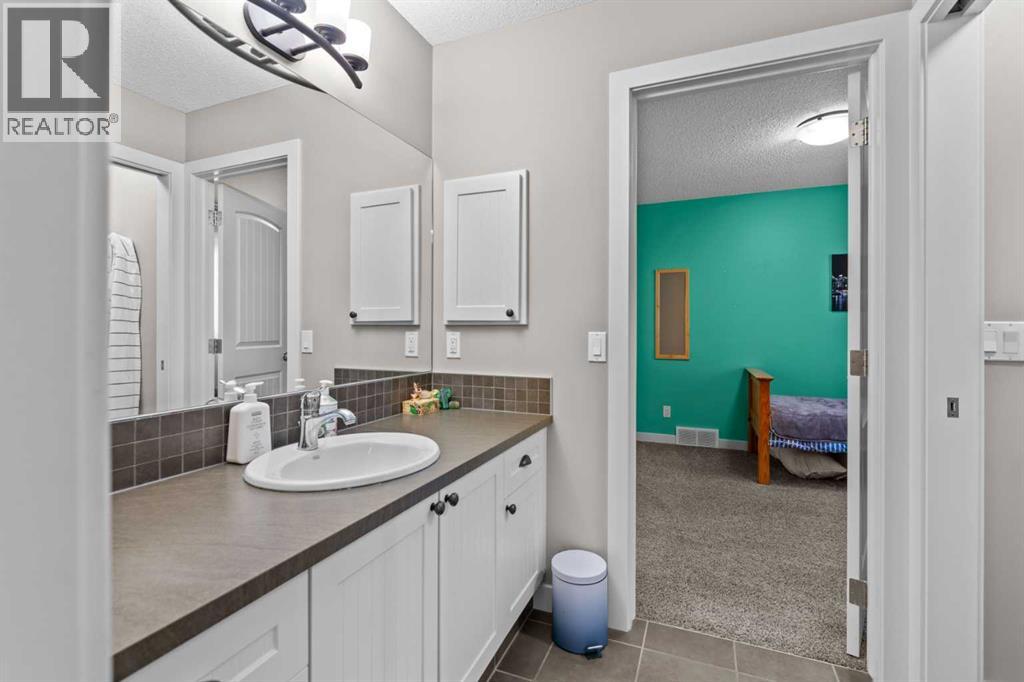 89 Heritage Hill, Cochrane, Alberta  T4C 0L3 - Photo 30 - A2266562