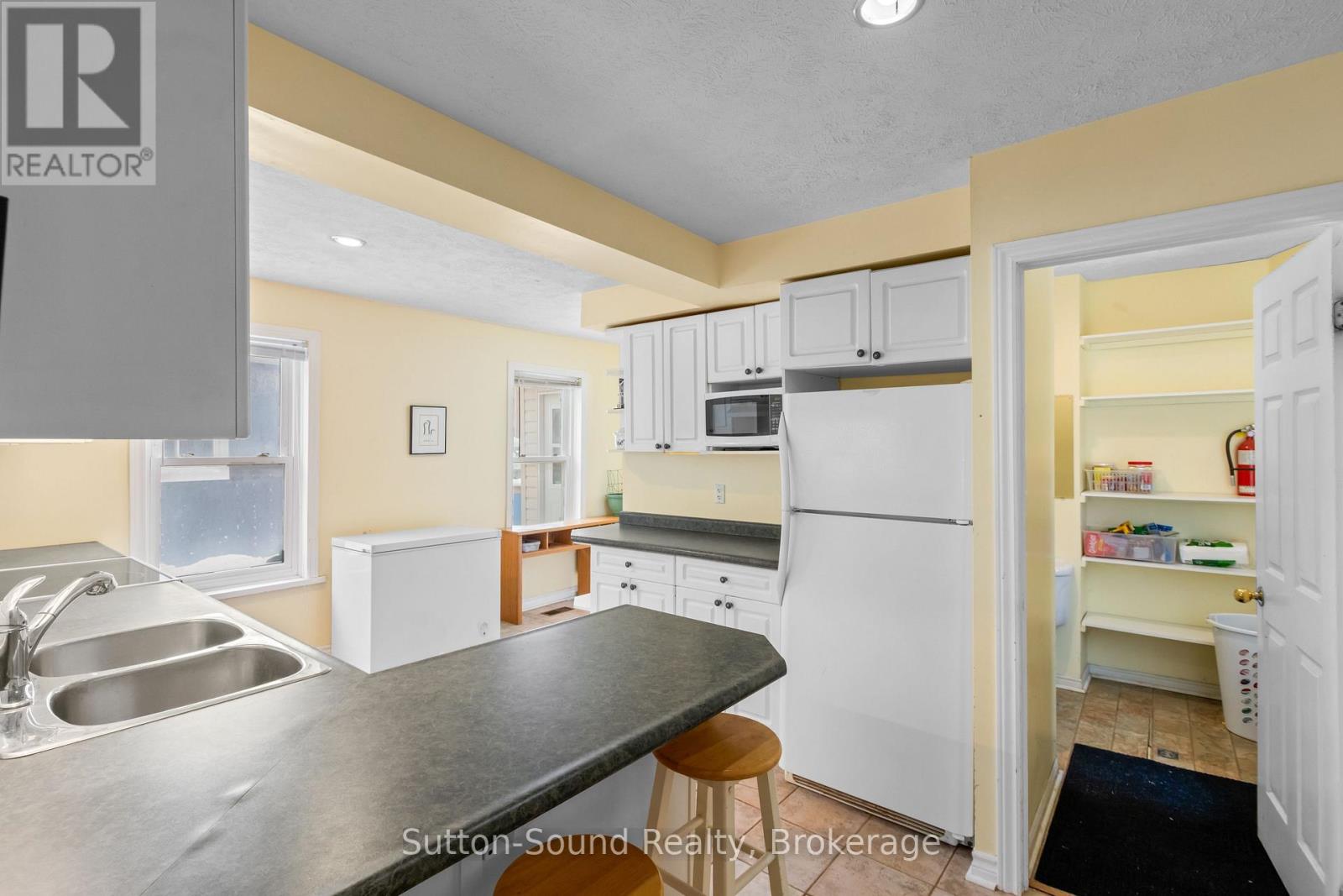 269 6th Street E, Owen Sound, Ontario  N4K 1E8 - Photo 11 - X12728458