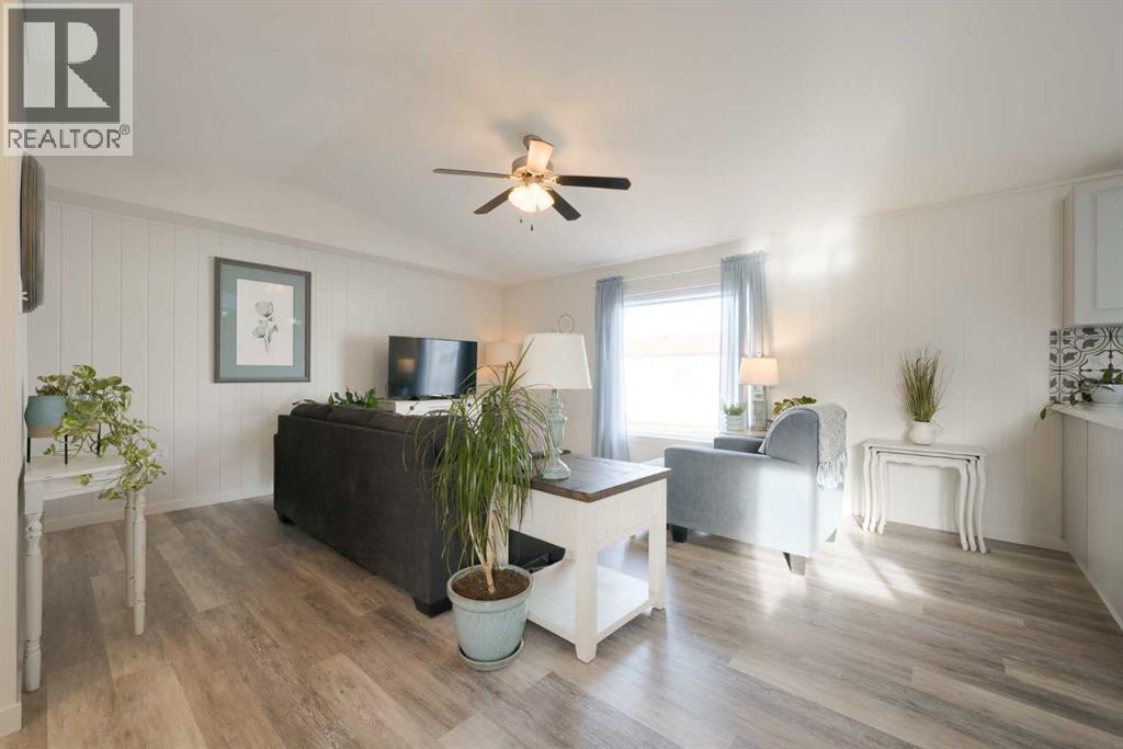 42 Noblefern Way Sw, Sundre, Alberta  T0M 1X0 - Photo 3 - A2280431
