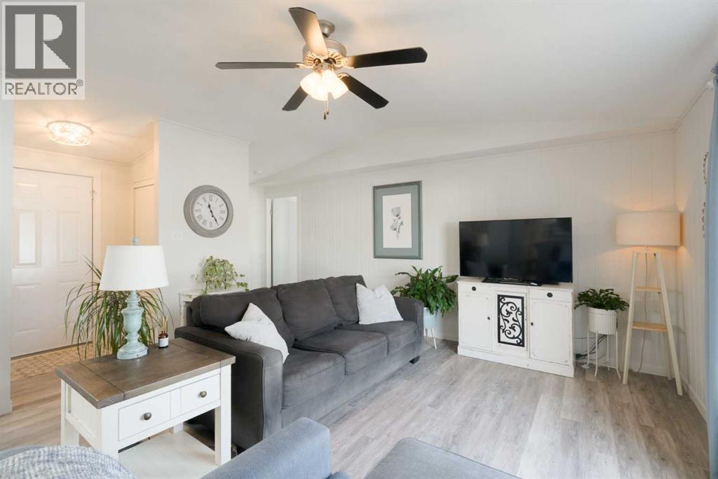 42 Noblefern Way Sw, Sundre, Alberta  T0M 1X0 - Photo 4 - A2280431