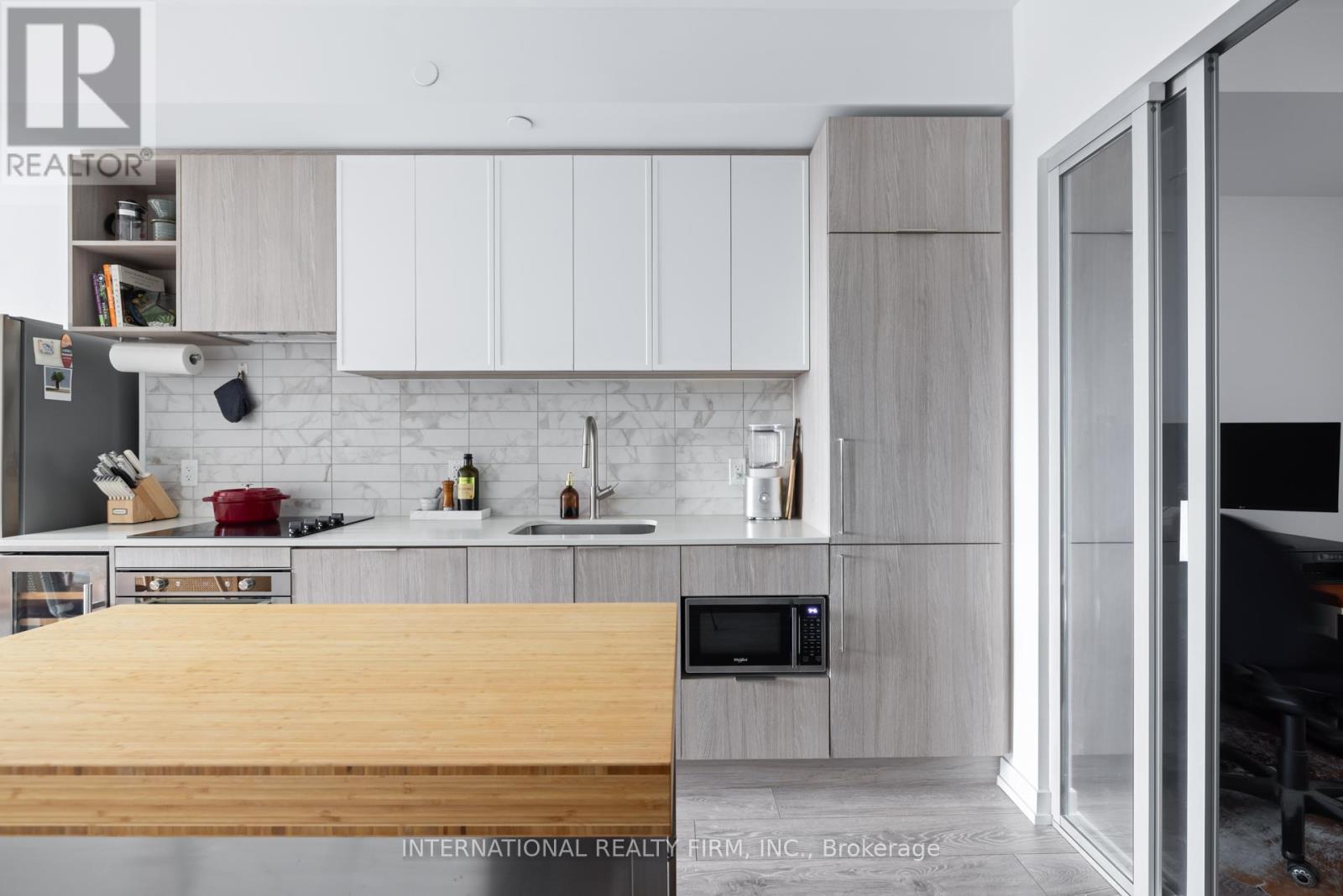 1602 - 2020 Bathurst Street, Toronto, Ontario  M5P 0A6 - Photo 5 - C12728464