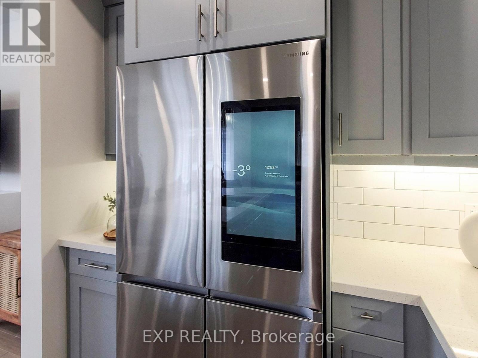 58 Elkington Crescent, Whitby, Ontario  L1P 0L7 - Photo 10 - E12728454