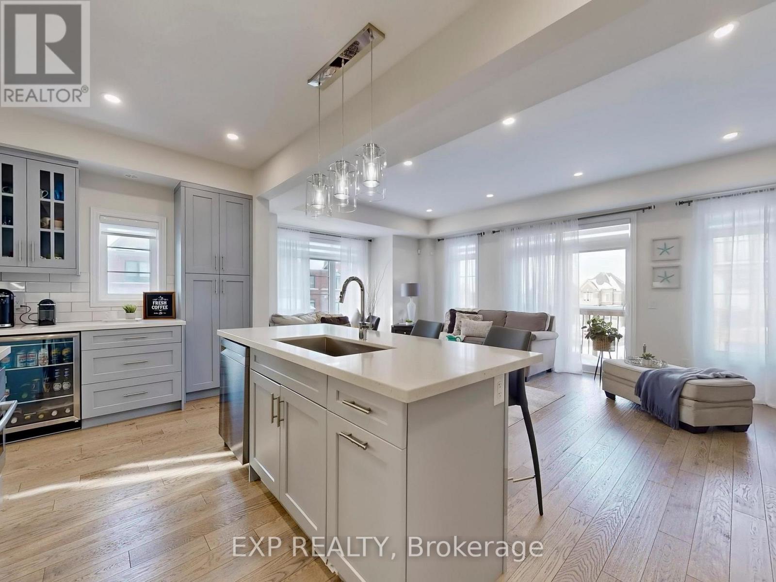 58 Elkington Crescent, Whitby, Ontario  L1P 0L7 - Photo 14 - E12728454