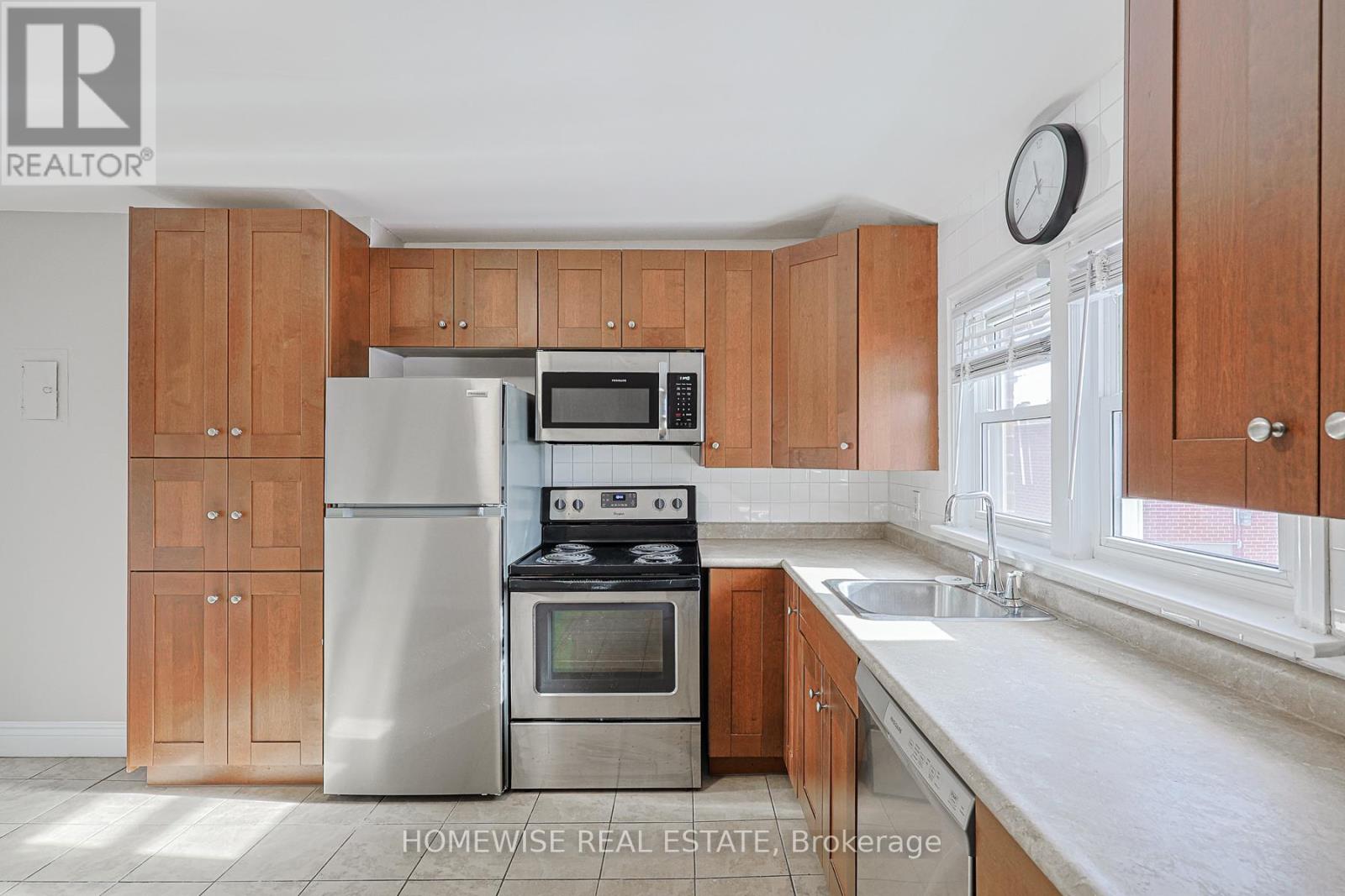 5 - 61 ABERDEEN STREET N, Oshawa, Ontario