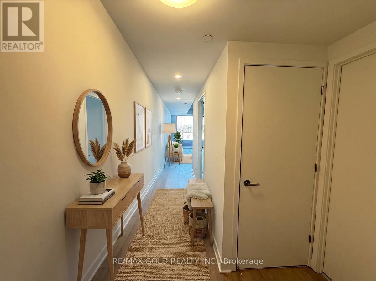 515 - 2720 Dundas Street W, Toronto, Ontario  M6P 0C3 - Photo 2 - W12701328