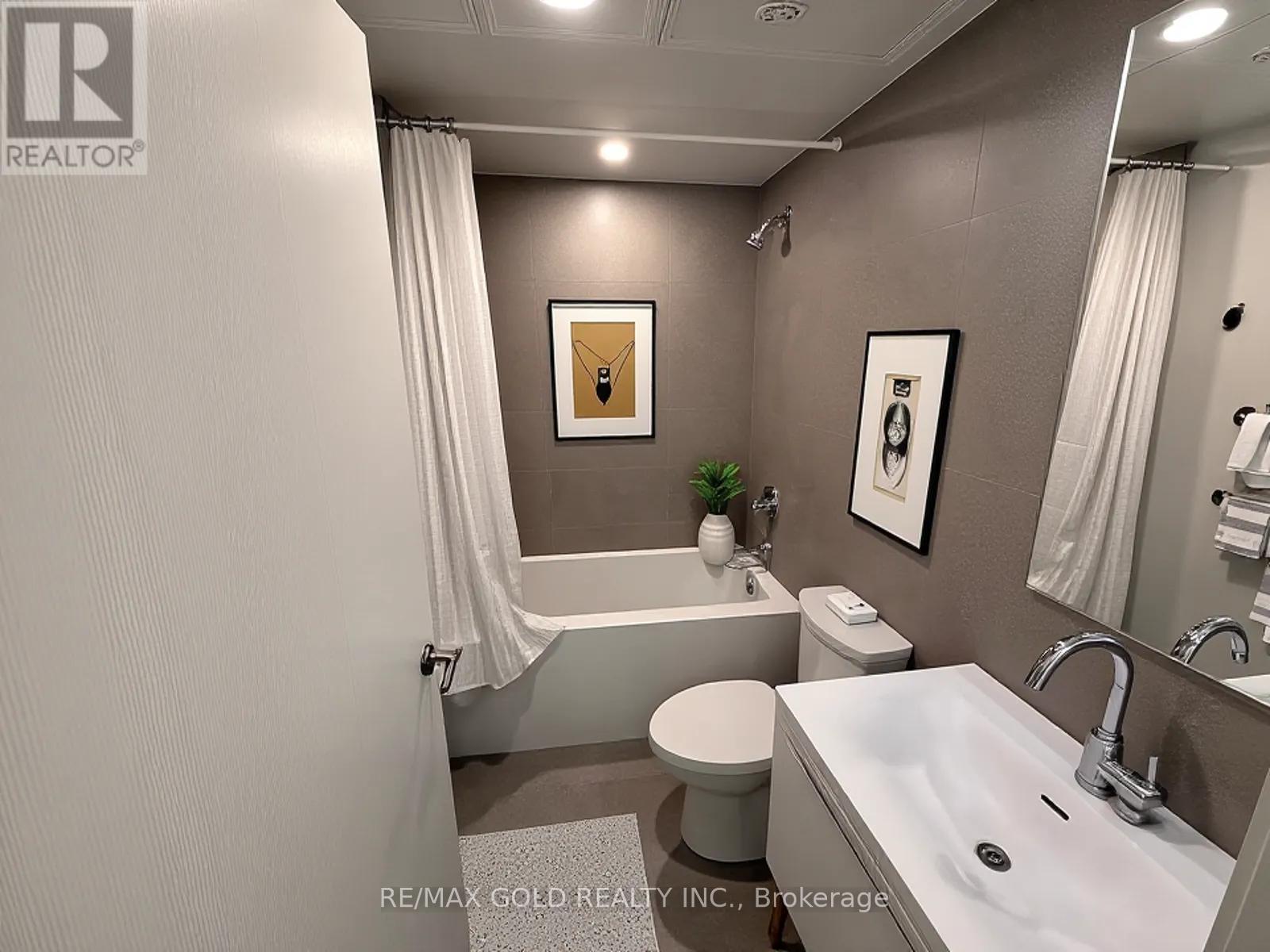 515 - 2720 Dundas Street W, Toronto, Ontario  M6P 0C3 - Photo 6 - W12701328