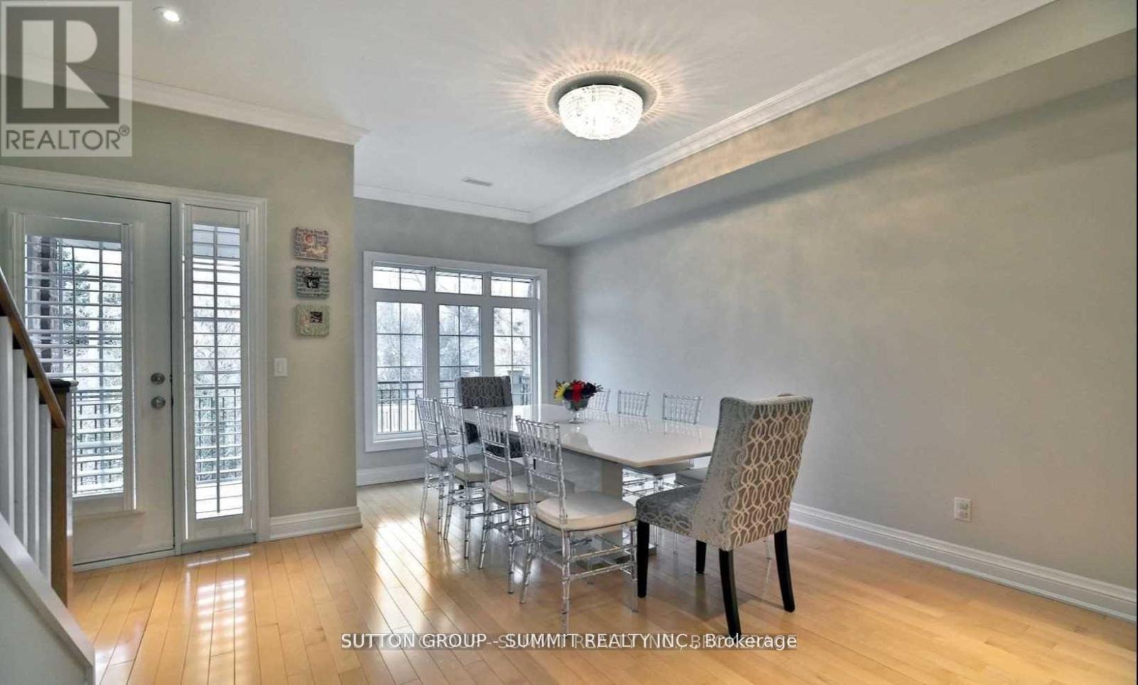 95 Kerr Street, Oakville, Ontario L6K 3A2 - Photo 8 - W12728456