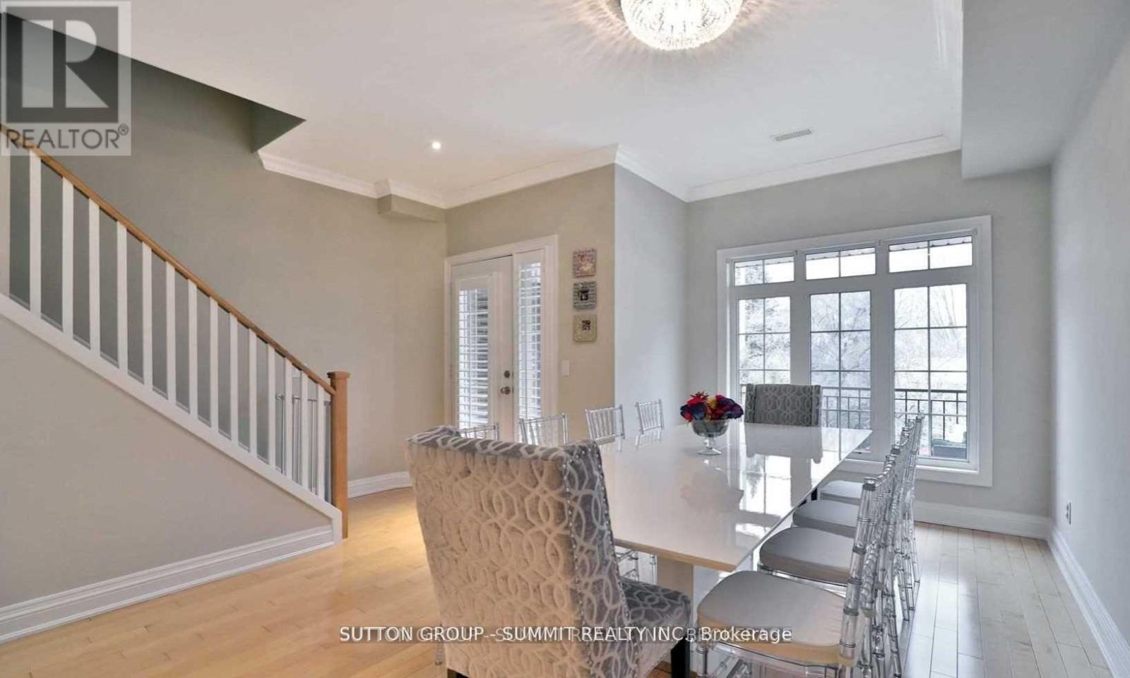 95 Kerr Street, Oakville, Ontario L6K 3A2 - Photo 9 - W12728456