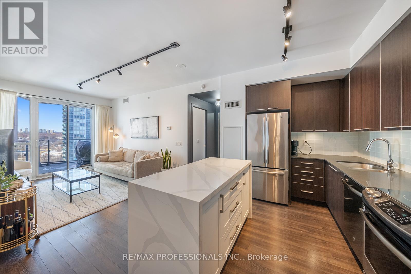 1705 - 10 Park Lawn Road, Toronto, Ontario M8Y 3H8 - Photo 1 - W12728466