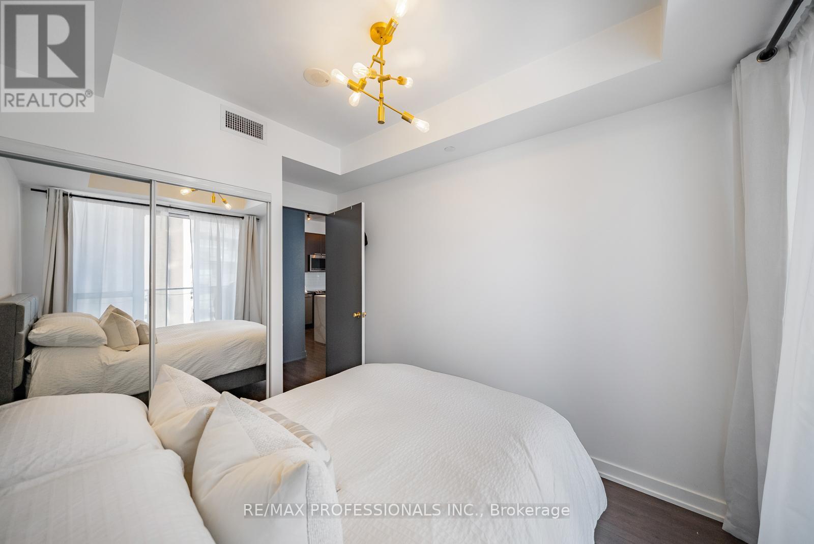 1705 - 10 Park Lawn Road, Toronto, Ontario M8Y 3H8 - Photo 13 - W12728466