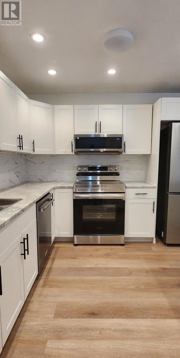 103 - 421 Fairview Drive, Brantford, Ontario  N3R 7M3 - Photo 13 - X12728494