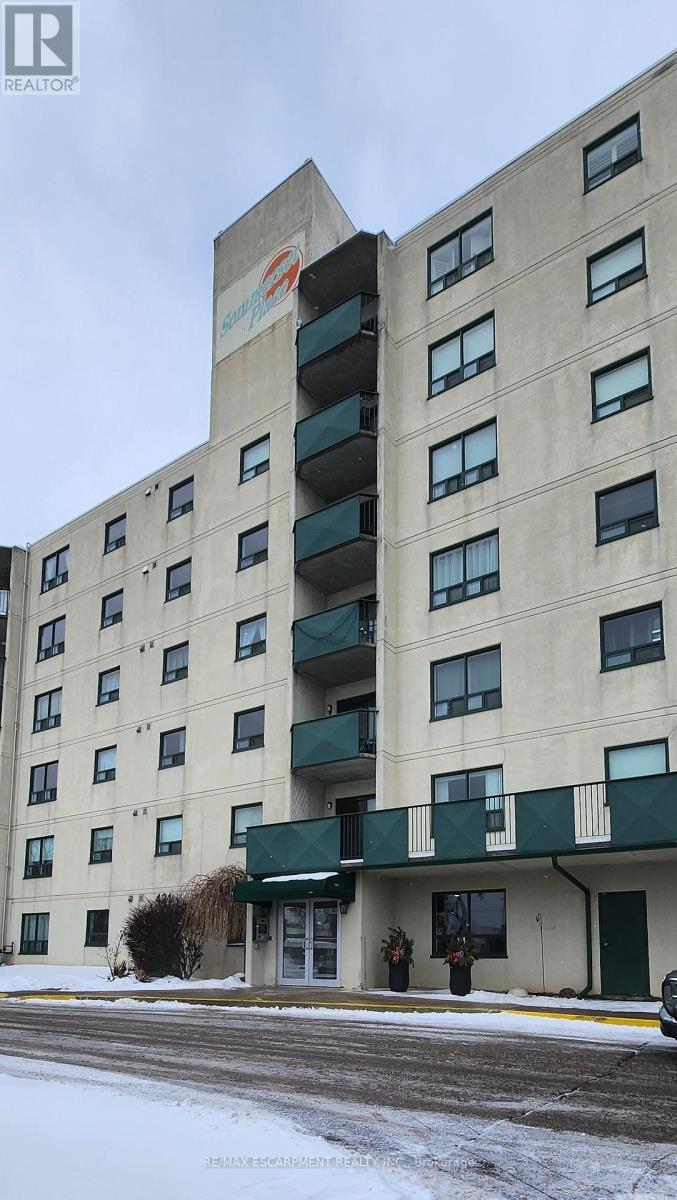 103 - 421 Fairview Drive, Brantford, Ontario  N3R 7M3 - Photo 2 - X12728494