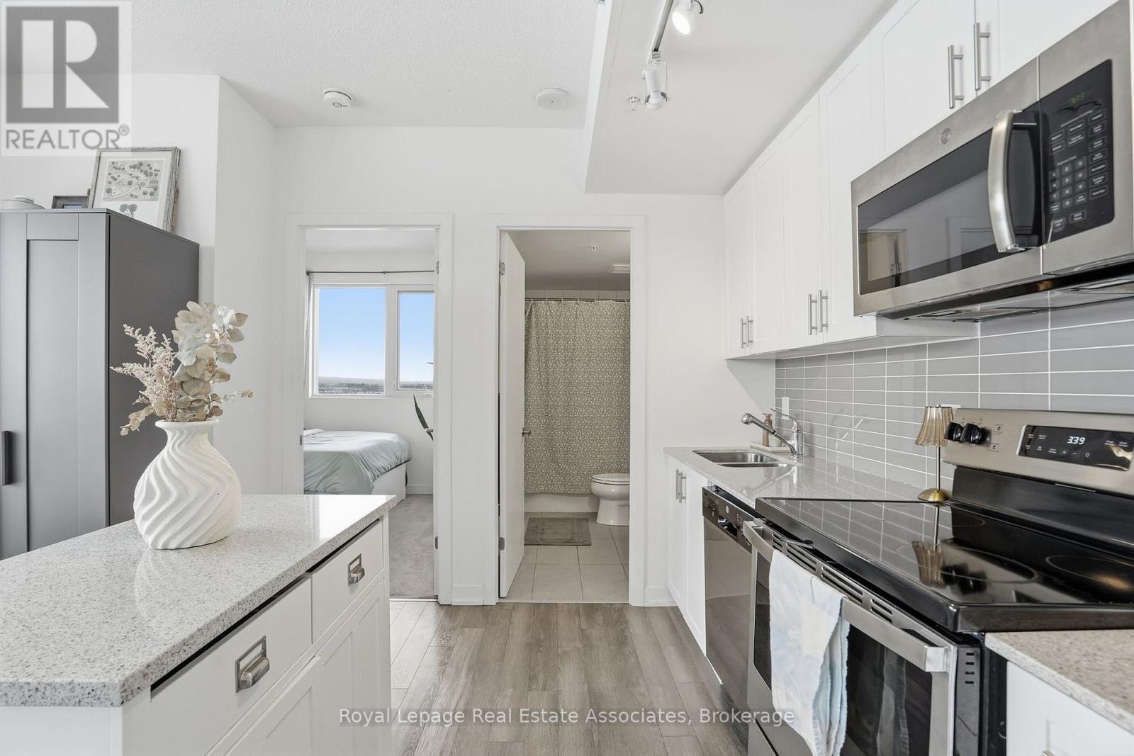 801 - 550 North Service Road, Grimsby, Ontario  L3M 0H9 - Photo 17 - X12728498