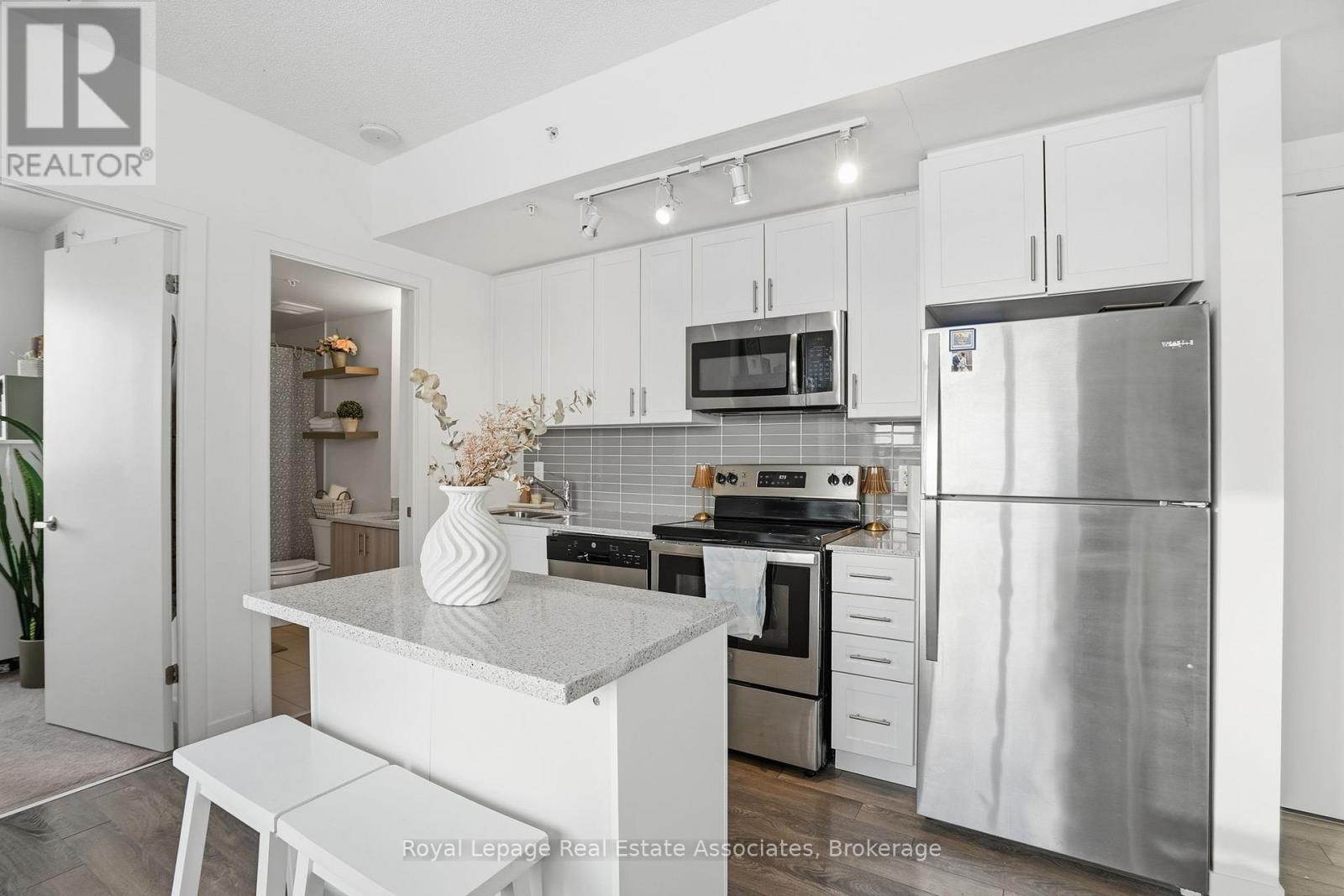 801 - 550 North Service Road, Grimsby, Ontario  L3M 0H9 - Photo 18 - X12728498